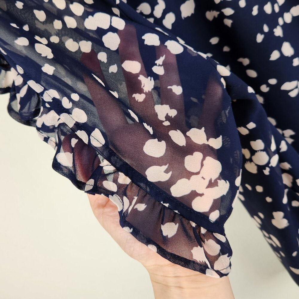 Madewell Ruffle Sleeve Blouse Top in Drifting Petals Paintbrush Dot Navy sz M - Picture 7 of 12